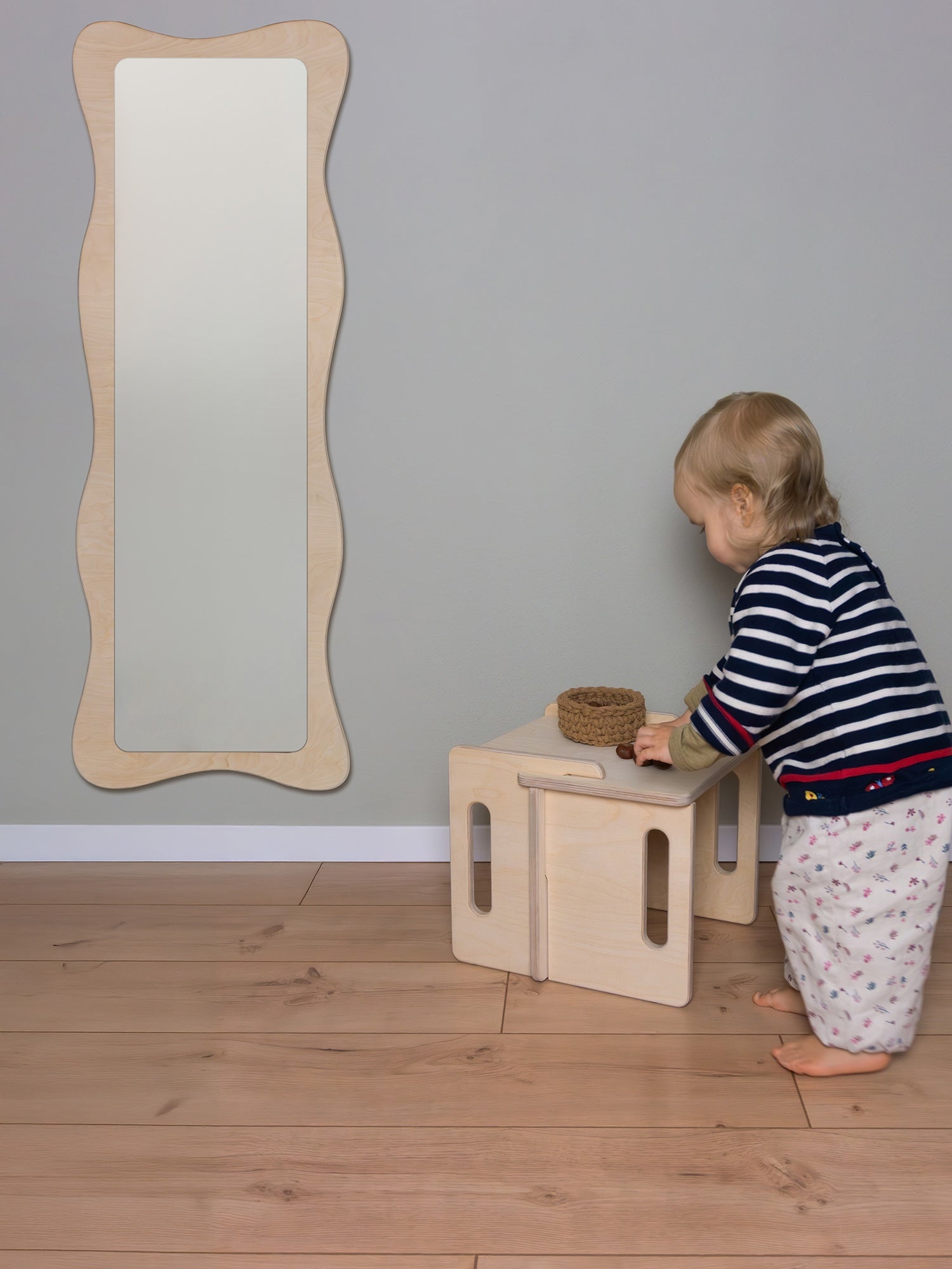 Montessori Baby- und Kinderspiegel Mira